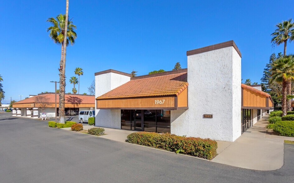 More Photos Of 1981 N Gateway Blvd, Fresno Unknown For Lease