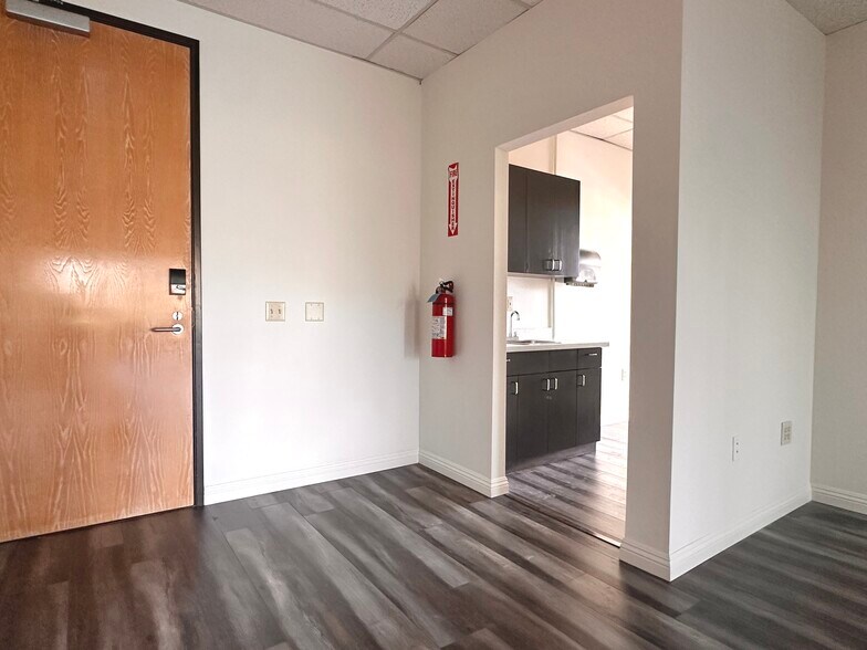 More Photos Of 1111 Corporate Center Dr, Monterey Park Loft Creative Space For Sale