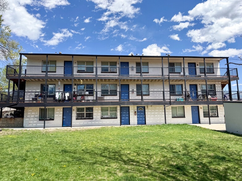 More Photos Of 3950 Turnpike Dr, Westminster Apartments For Sale