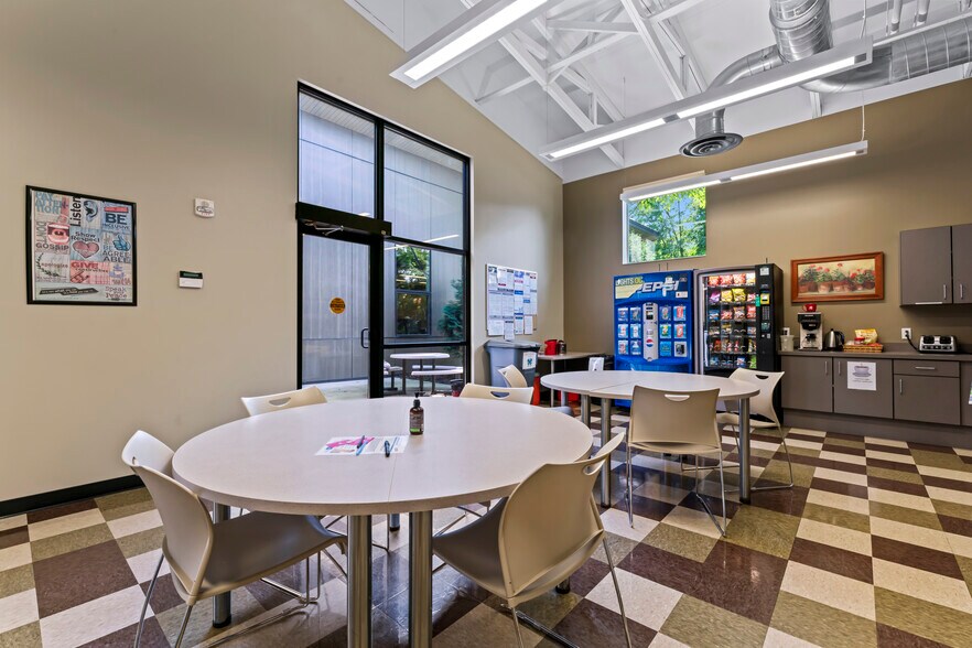 More Photos Of 2200 2nd St SW, Rochester Office For Sale