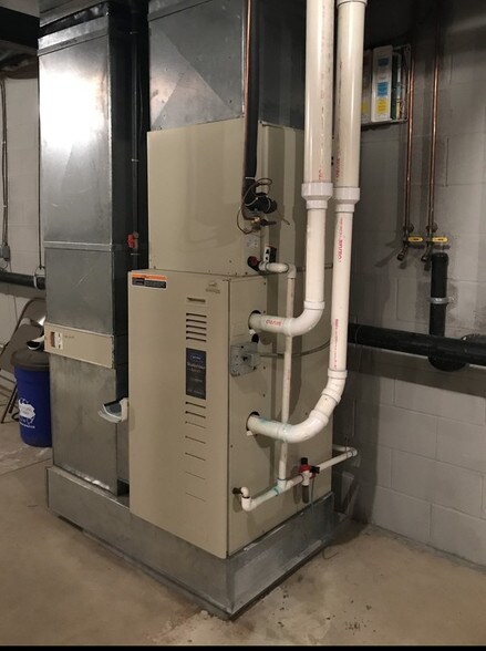 More Photos Of 434 Dunmore St, Throop Medical For Sale