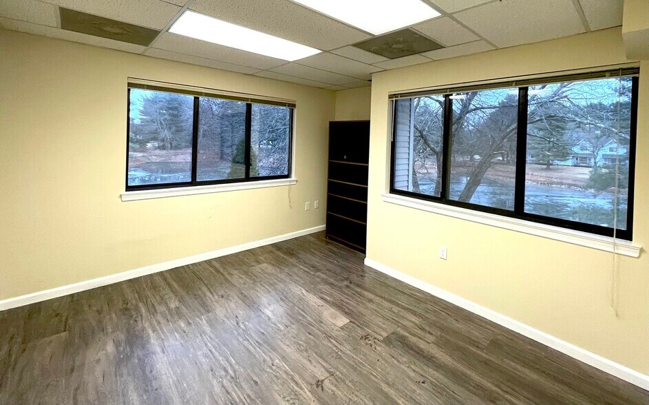 More Photos Of 2 Forest Park Dr, Farmington Unknown For Lease