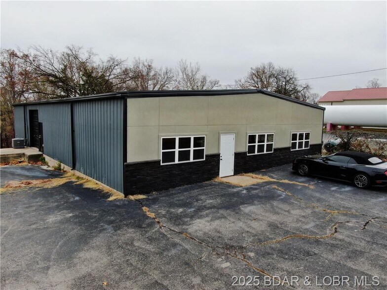 More Photos Of 1192 S Business Route 5, Camdenton Industrial For Sale