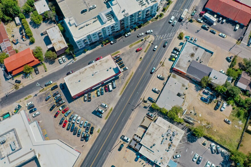 More Photos Of 5611 Adams Ave, Austin Office For Lease