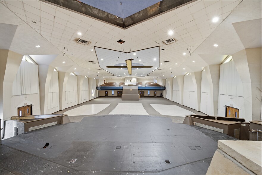 More Photos Of 1915 E 3rd St, Tulsa Religious Facility For Sale