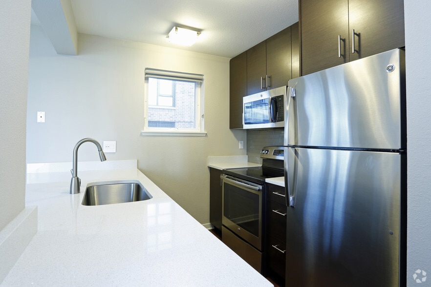 More Photos Of 2900 1st Ave, Seattle Apartments For Lease