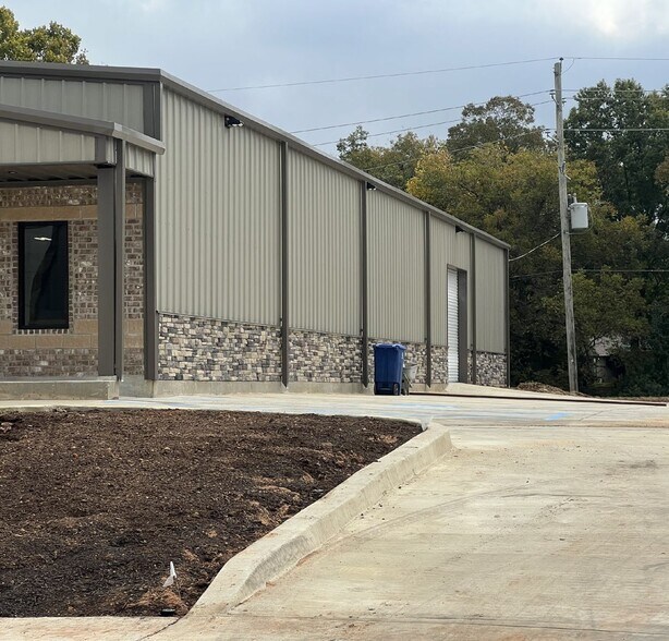 More Photos Of 7023 Sand Beach Blvd, Shreveport Warehouse For Lease