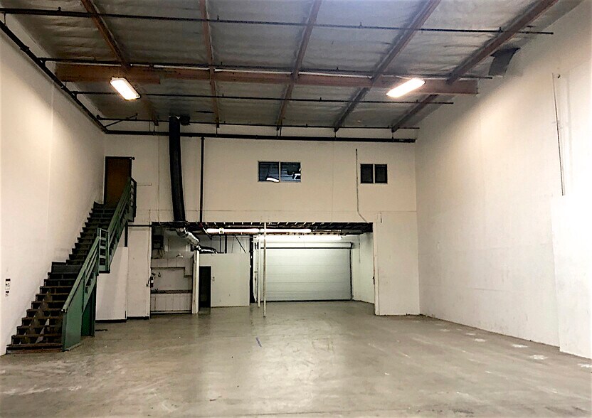 More Photos Of 1031 W Manchester Blvd, Inglewood Light Distribution For Lease