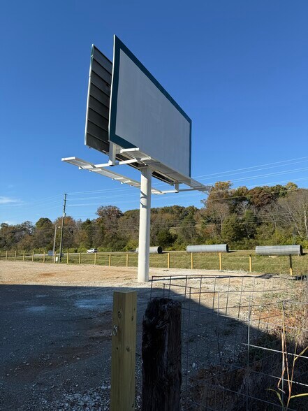 More Photos Of 2803 W Lamar Alexander Pky, Friendsville Industrial For Lease