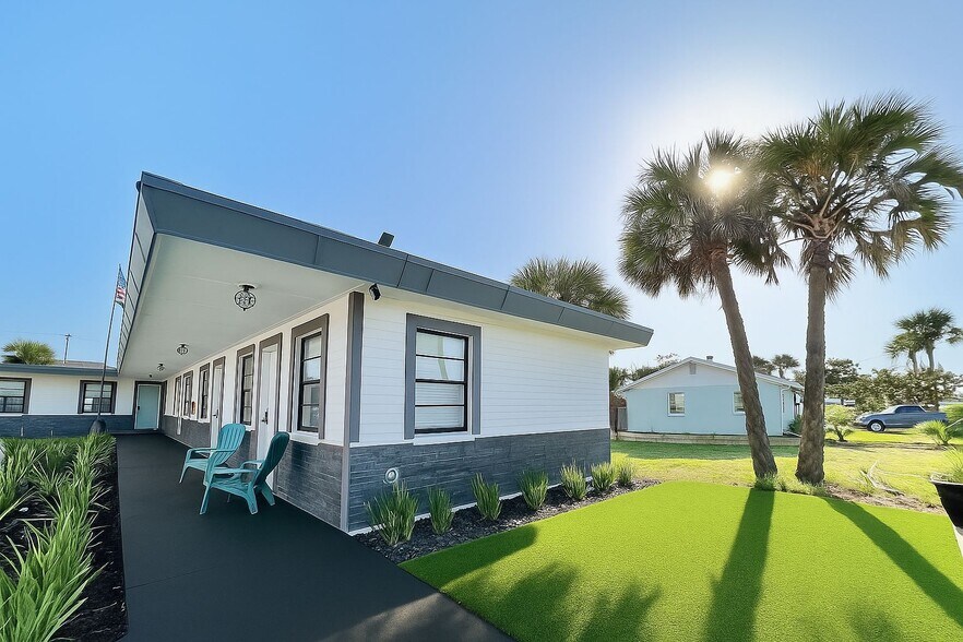 More Photos Of 1915 N Atlantic Ave, Daytona Beach Hotel For Sale