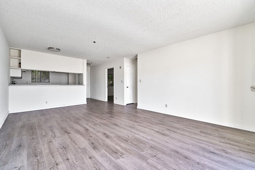 More Photos Of 209 S Alexandria Ave, Los Angeles Apartments For Sale
