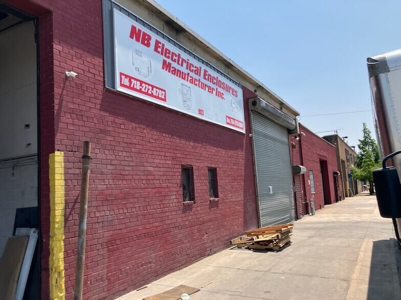 More Photos Of 634 Berriman St, Brooklyn Warehouse For Lease