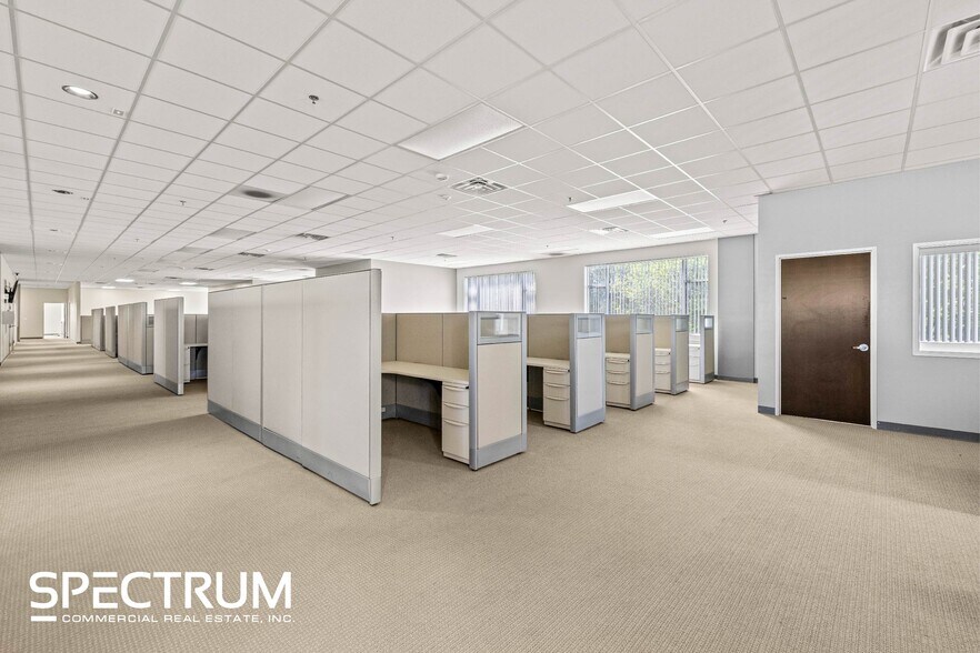 More Photos Of 25106 Avenue Tibbitts, Valencia Loft Creative Space For Sale