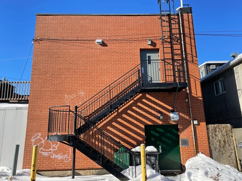 More Photos Of 2464-2466 St Bélanger, Montréal General Retail For Sale