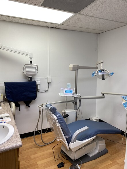 More Photos Of 1251-1271 Saviers Rd, Oxnard General Retail For Lease