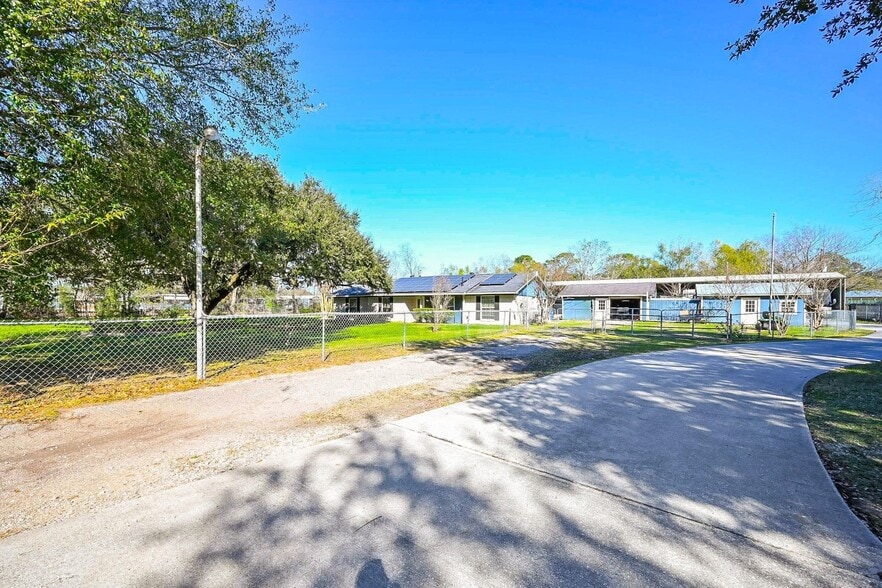 More Photos Of 18910 Carrot St, Spring Trailer Camper Park For Sale