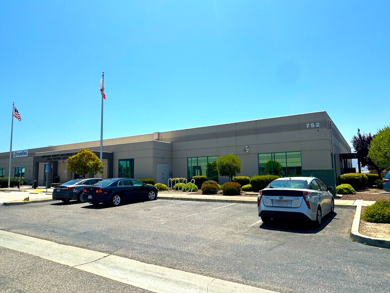Primary Photo Of 752 La Guardia St, Salinas Office For Lease