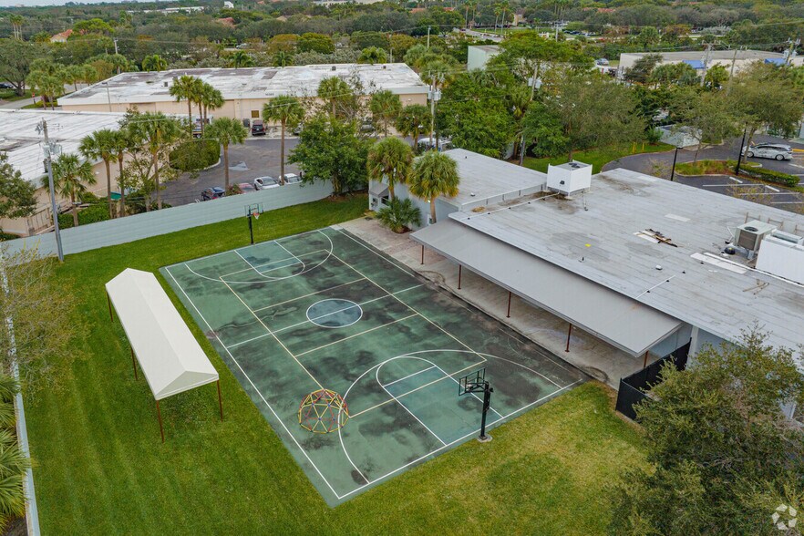 More Photos Of 10350 Riverside Dr, Palm Beach Gardens Schools For Lease