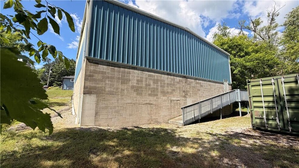 More Photos Of 3136 Brodhead Rd, Aliquippa Storefront Retail Residential For Lease