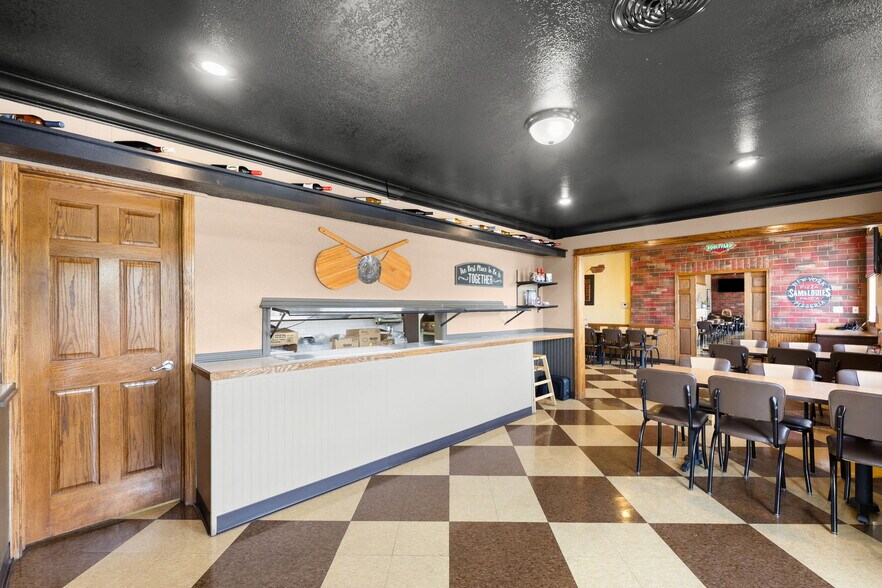 More Photos Of 2150 N State St, Iola Restaurant For Lease