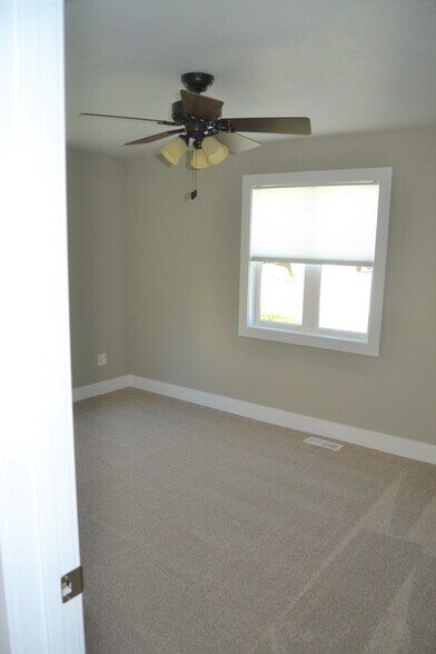 More Photos Of 210 Wilson St, Van Meter Apartments For Sale