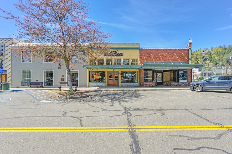 More Photos Of 27 S Main St, Colfax Storefront For Lease