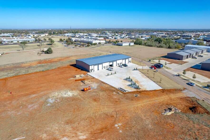 More Photos Of 8101 Silver Xing, Oklahoma City Unknown For Lease