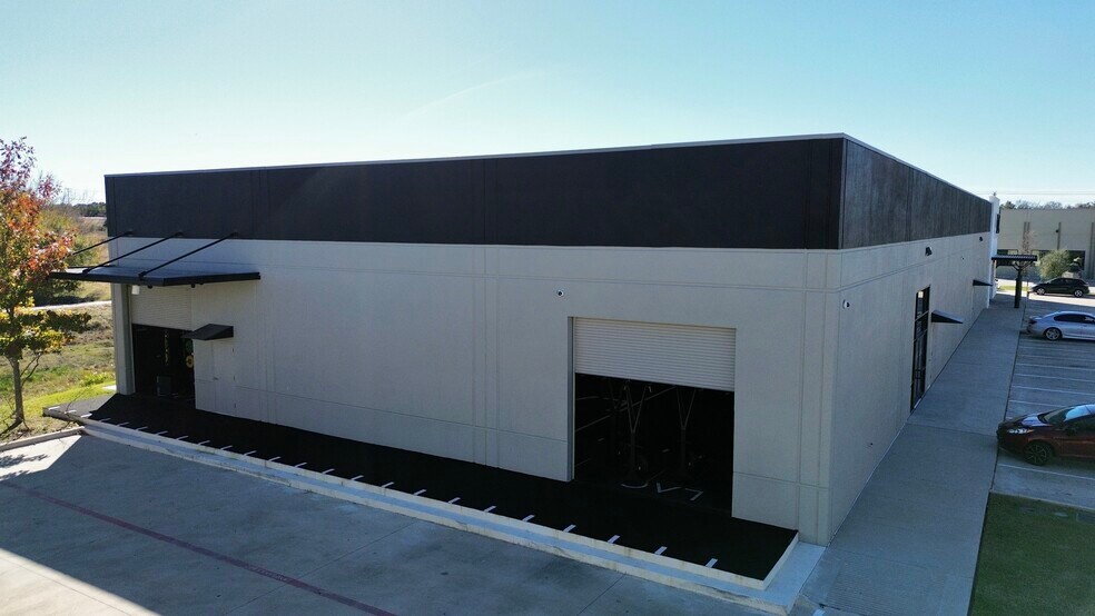 More Photos Of 190 N Bagdad Rd, Leander Warehouse For Lease
