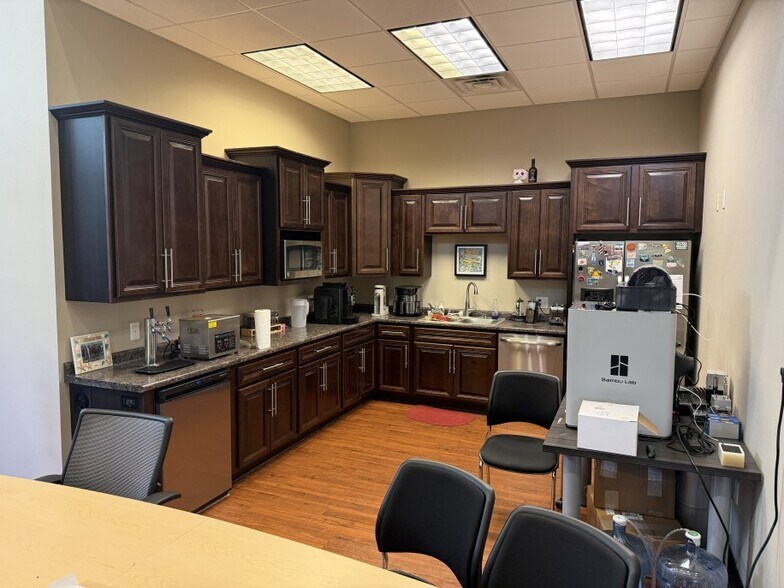 More Photos Of 115 E Vista Lake Ave, Polk City Flex For Sale