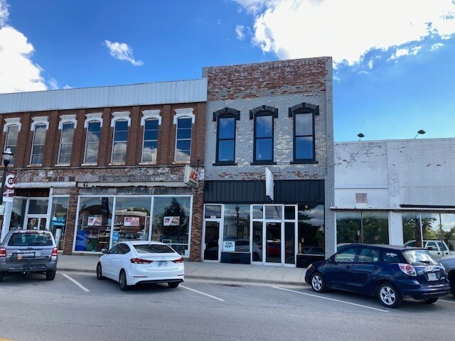 More Photos Of 504 E Commercial St, Springfield Storefront Retail Residential For Lease