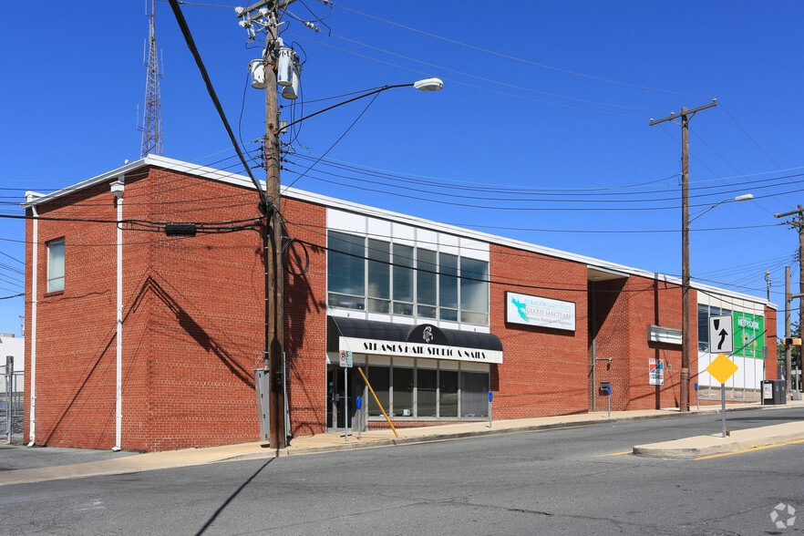 Primary Photo Of 2600 University Blvd W, Silver Spring Storefront For Lease