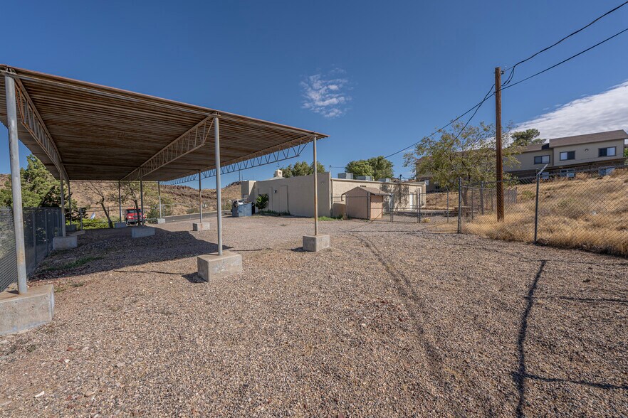 More Photos Of 1200 E Andy Devine Ave, Kingman Office For Sale