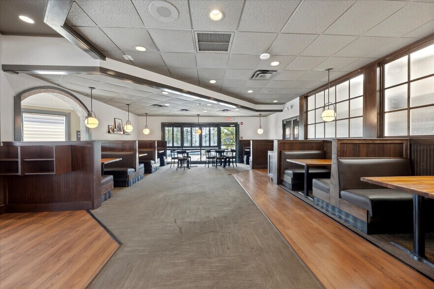 More Photos Of 1202 Murfreesboro Rd, Franklin Restaurant For Lease