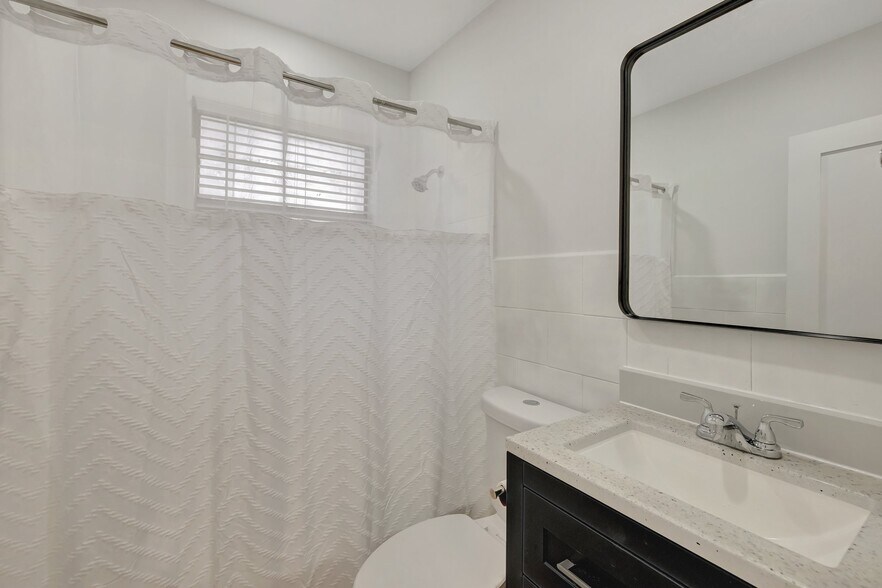 More Photos Of 323 De Carie St, Delray Beach Apartments For Sale