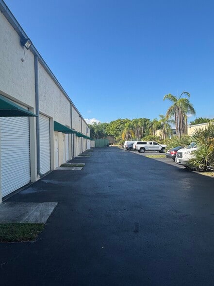 More Photos Of 14305 SW 142nd St, Miami Industrial For Lease