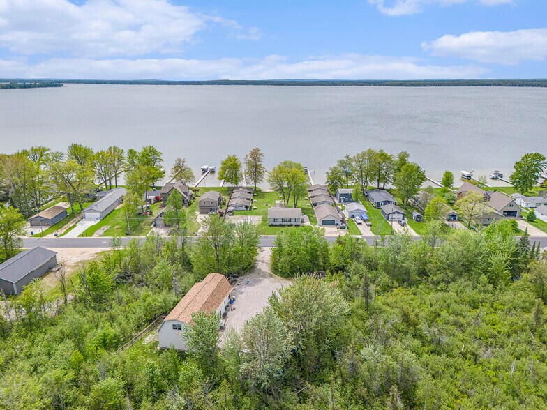 More Photos Of 10392 Houghton Lake dr, Houghton Lake Specialty For Sale
