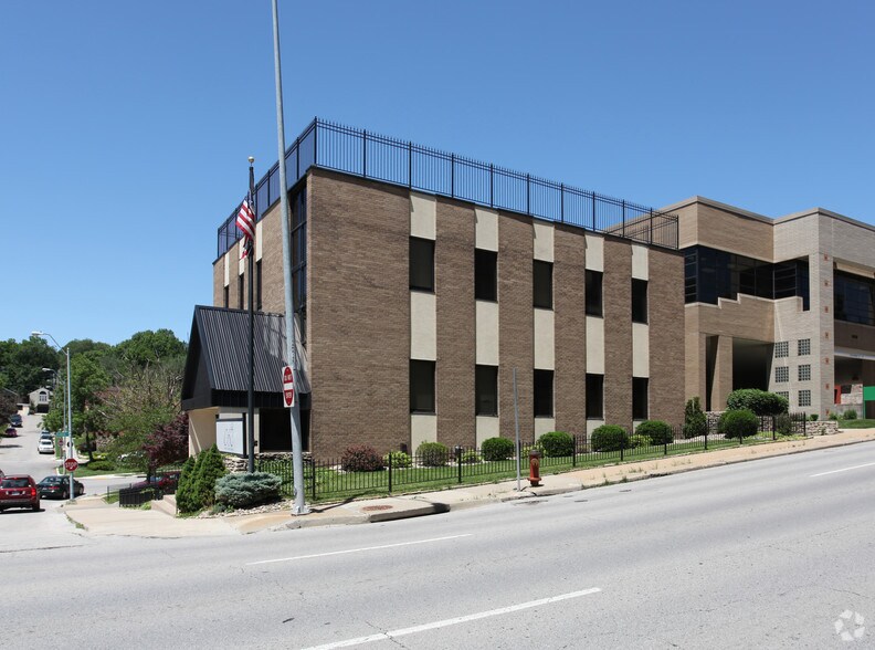 Primary Photo Of 1000 W 46th St, Kansas City Office For Lease