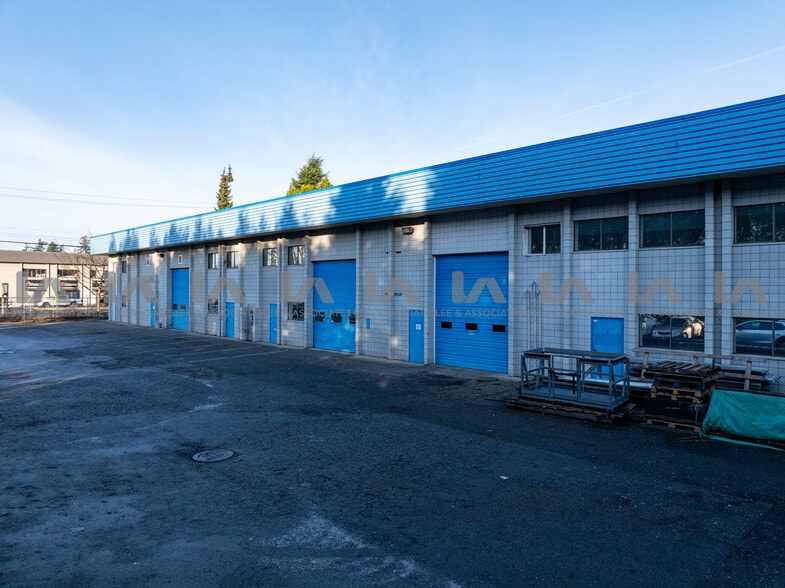 More Photos Of 9520 192nd St, Surrey Warehouse For Lease