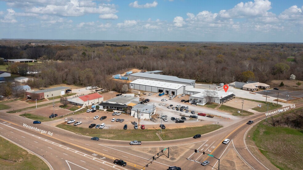 More Photos Of 148 Weisenberger Rd, Madison Flex For Lease