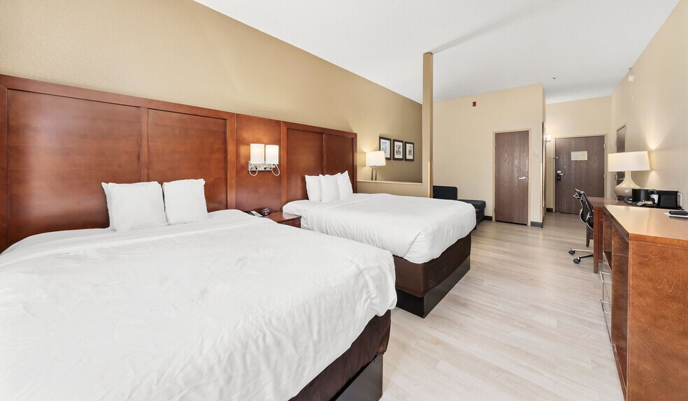 More Photos Of 1775 E Belvidere Rd, Grayslake Hotel For Sale