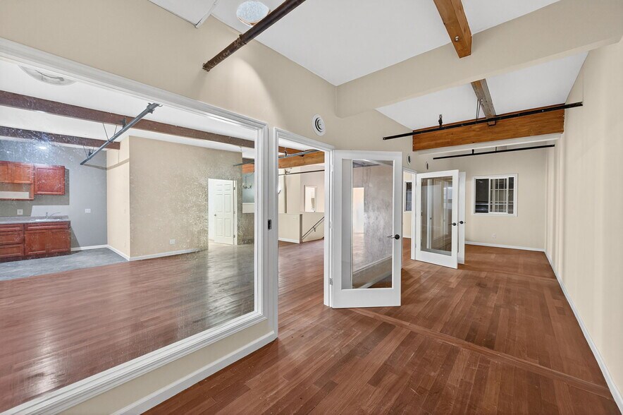 More Photos Of 20 S Linden Ave, South San Francisco Warehouse For Sale