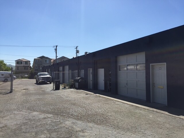 More Photos Of 46 Traynor St, Hayward Warehouse For Lease
