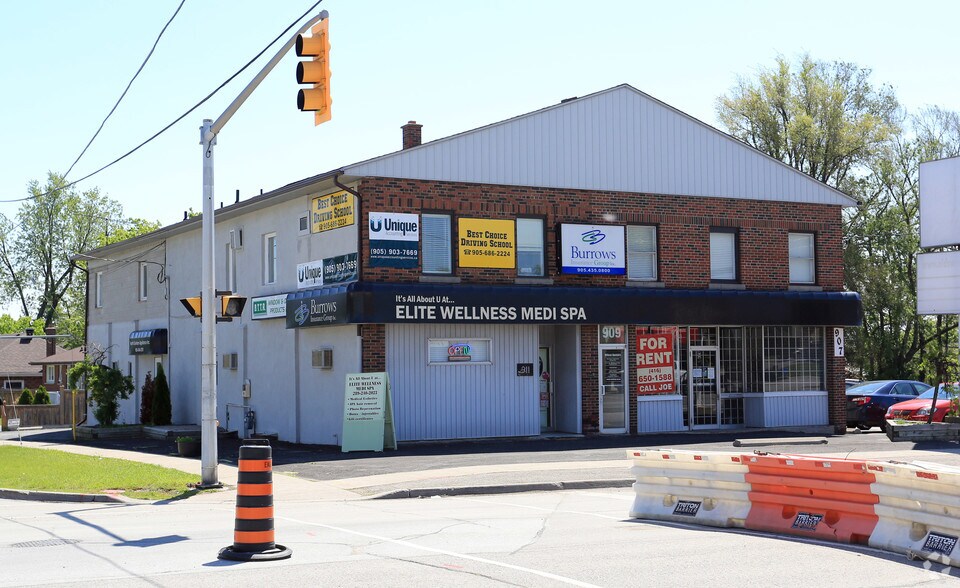 Primary Photo Of 907-911 Simcoe St N, Oshawa Freestanding For Lease