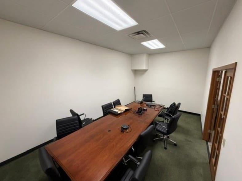 More Photos Of 2081 Dime Dr, Springdale Warehouse For Lease