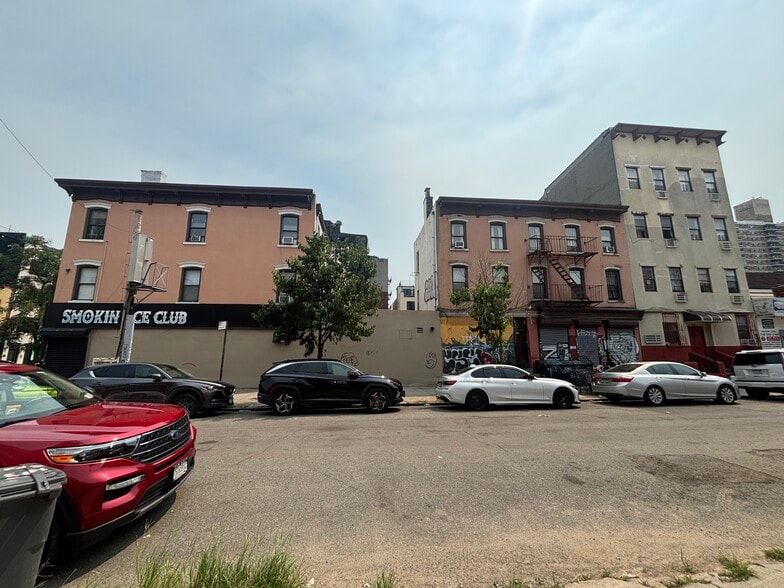 More Photos Of 101 Graham Ave, Brooklyn Restaurant For Sale