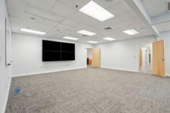 More Photos Of 710 Johnnie Dodds Blvd, Mount Pleasant Medical For Sale