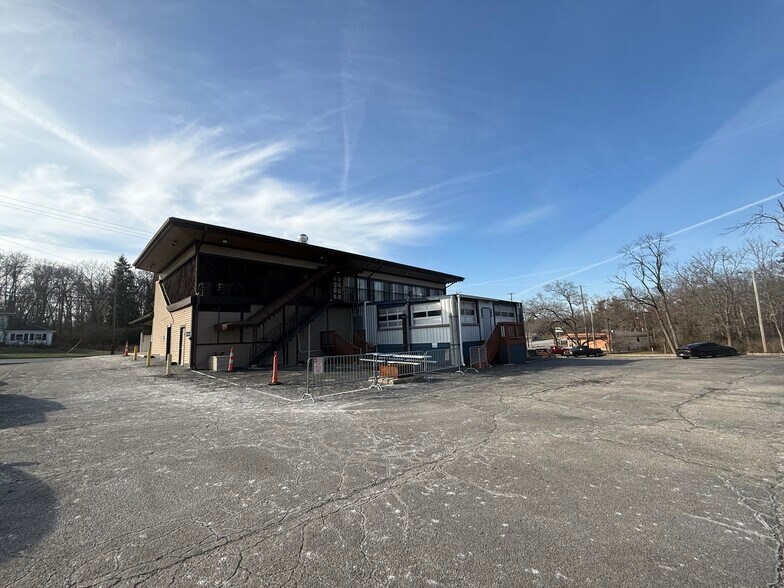 More Photos Of 7500-7504 N Main St, Dayton Bar For Sale
