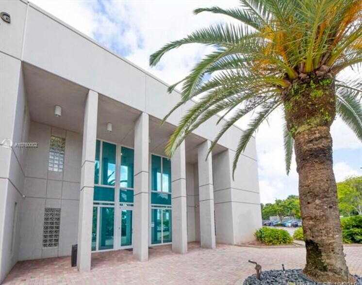 More Photos Of 10305 NW 41st St, Doral Office For Sale