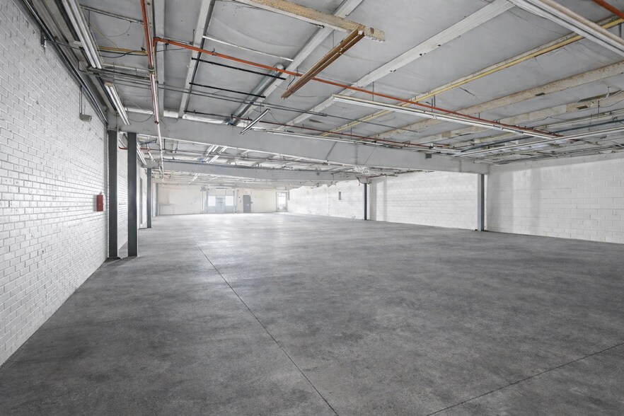 More Photos Of 1121 Skyline Dr, Hopkinsville Manufacturing For Lease