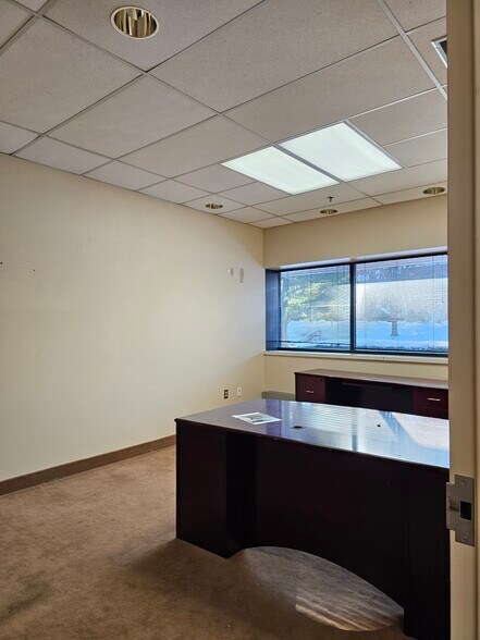 More Photos Of 1991 Northampton St, Easton Light Distribution For Lease